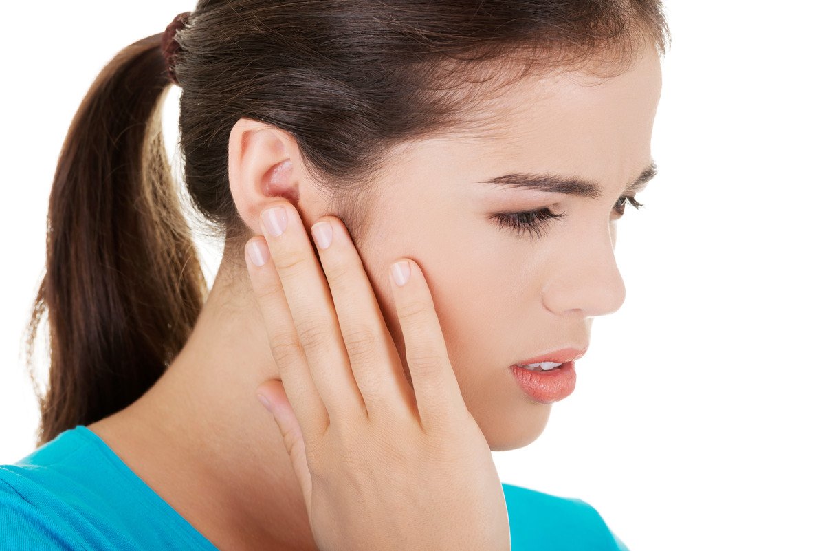 Что делать если у тебя болит ухо
